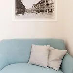 Cheerful In The Center Apartment