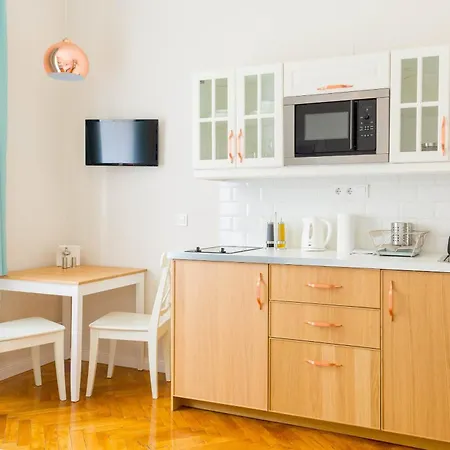 Cheerful In The Center Апартаменты *