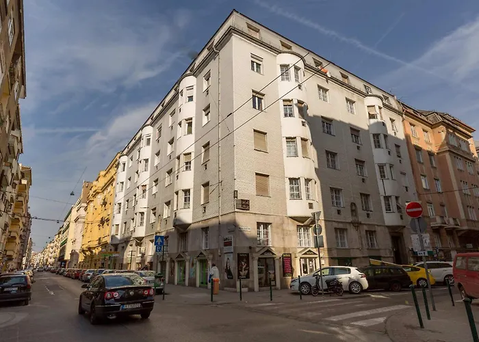 Cheerful In The Center Lejlighed Budapest
